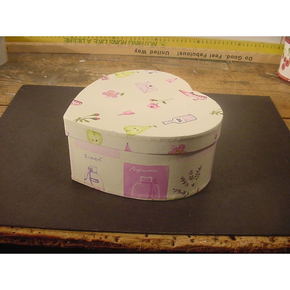 TRI-COSTAL DESIGN - Heart Shaped Box (NEW)